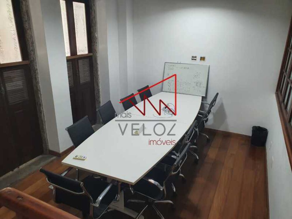 Casa à venda com 4 quartos, 388m² - Foto 4