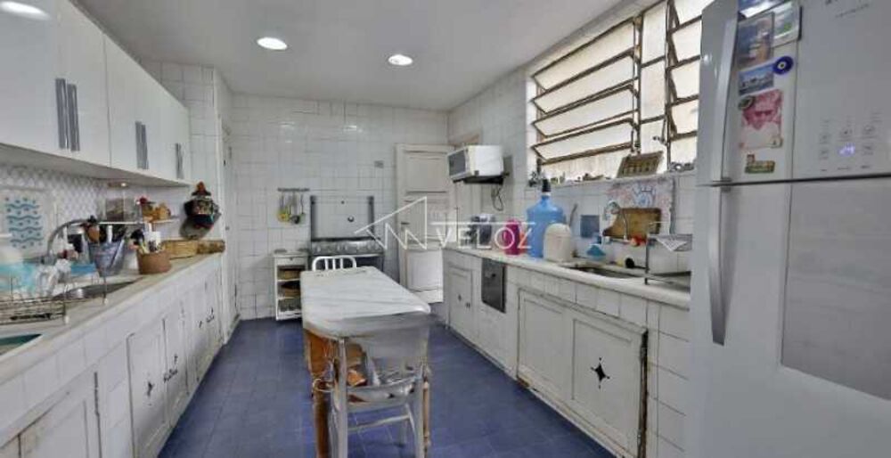 Casa à venda com 3 quartos, 357m² - Foto 7