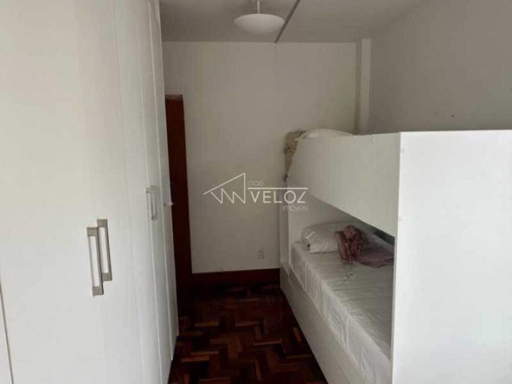 Apartamento à venda com 3 quartos, 140m² - Foto 3