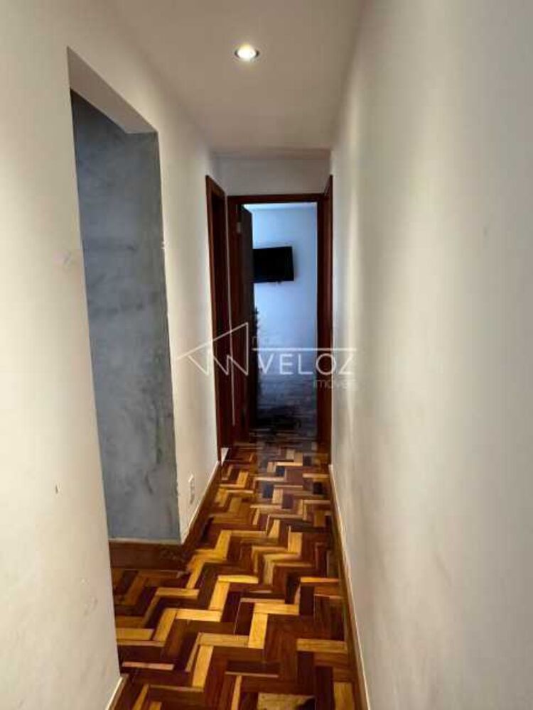 Apartamento à venda com 3 quartos, 140m² - Foto 4