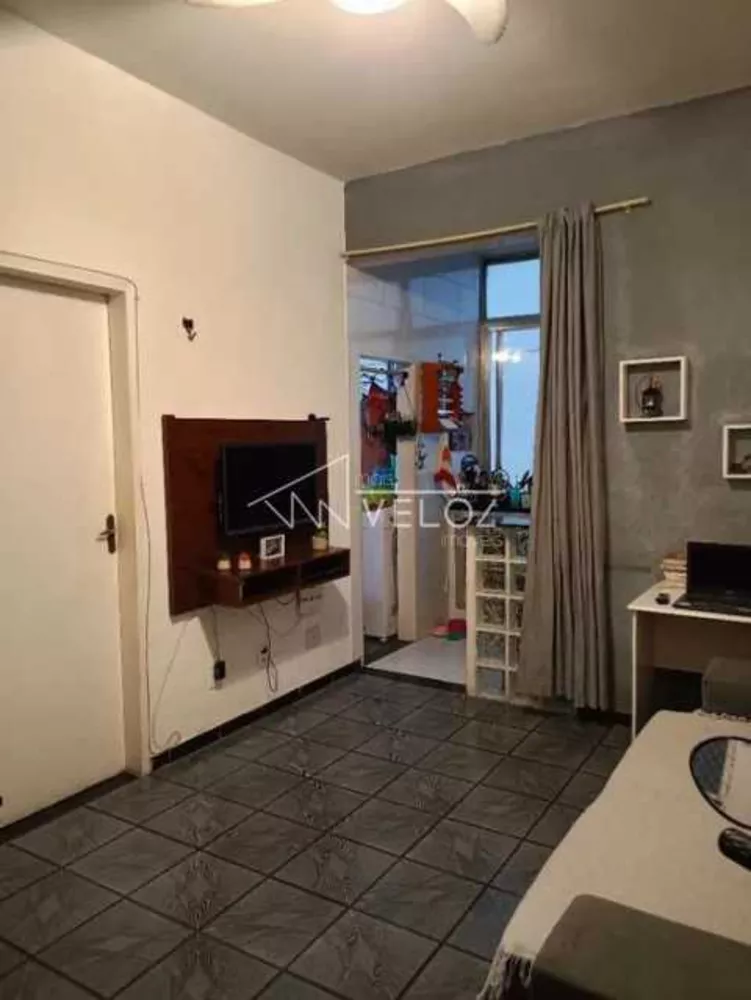 Apartamento à venda com 1 quarto, 42m² - Foto 1