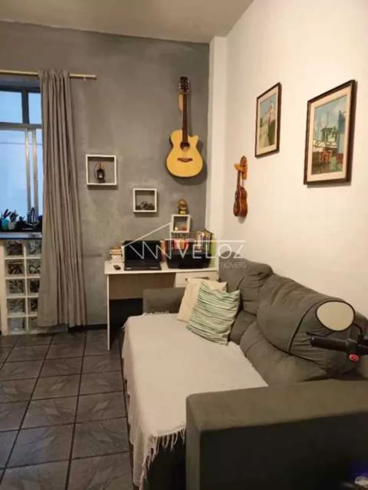 Apartamento à venda com 1 quarto, 42m² - Foto 2