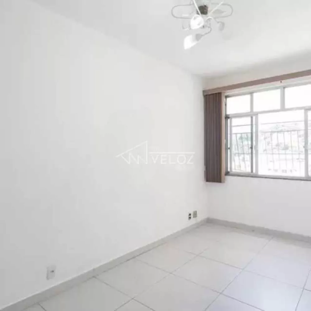 Apartamento à venda com 2 quartos, 52m² - Foto 1