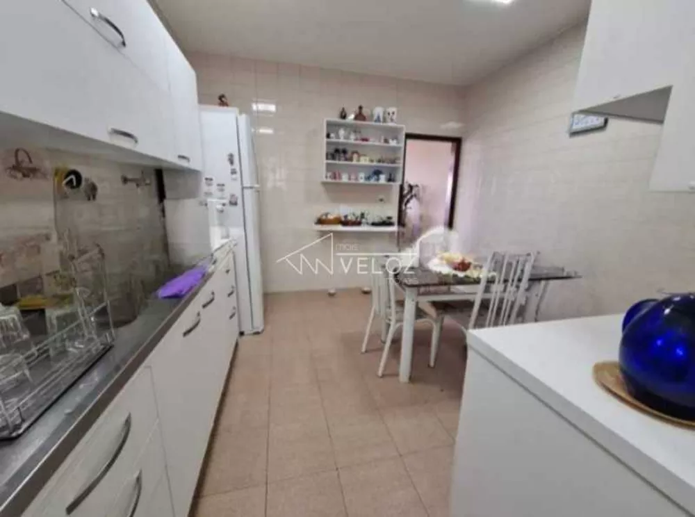 Apartamento à venda com 4 quartos, 221m² - Foto 3