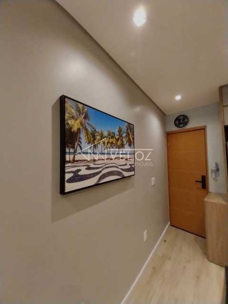 Apartamento à venda com 1 quarto, 60m² - Foto 2