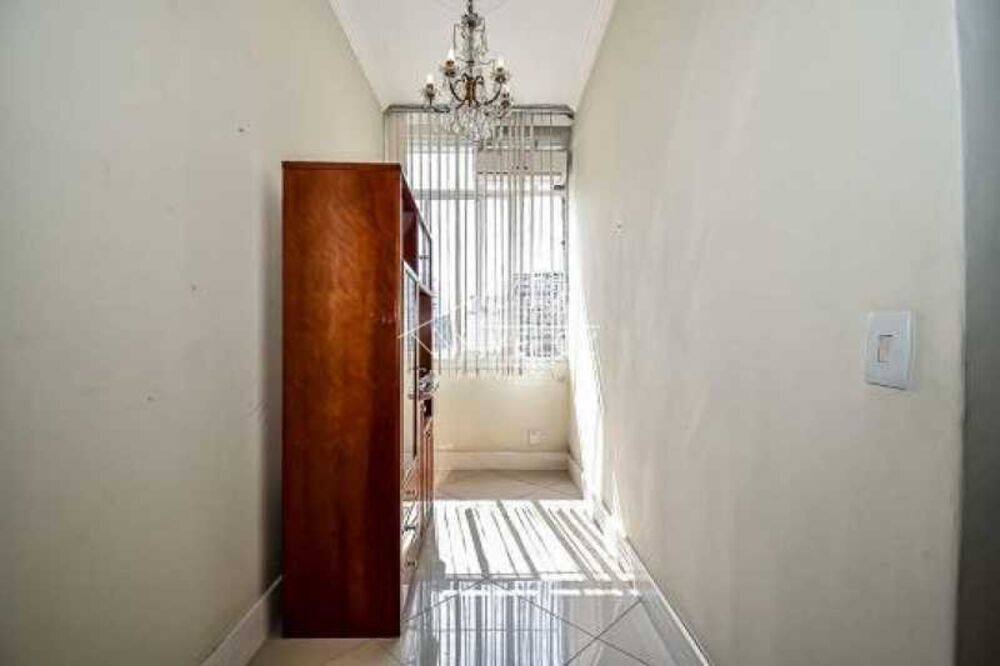 Apartamento à venda com 3 quartos, 127m² - Foto 2