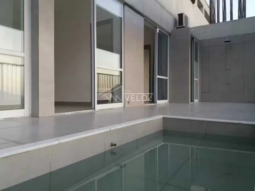 Cobertura, 3 quartos, 220 m² - Foto 1