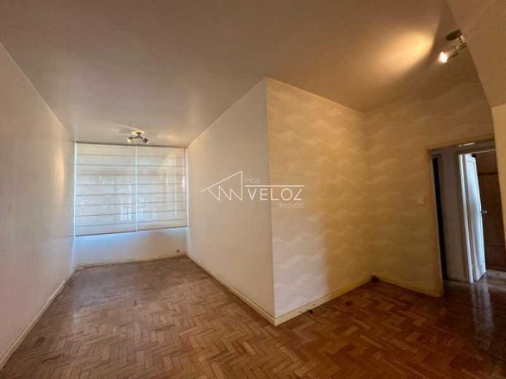 Apartamento à venda com 3 quartos, 100m² - Foto 2