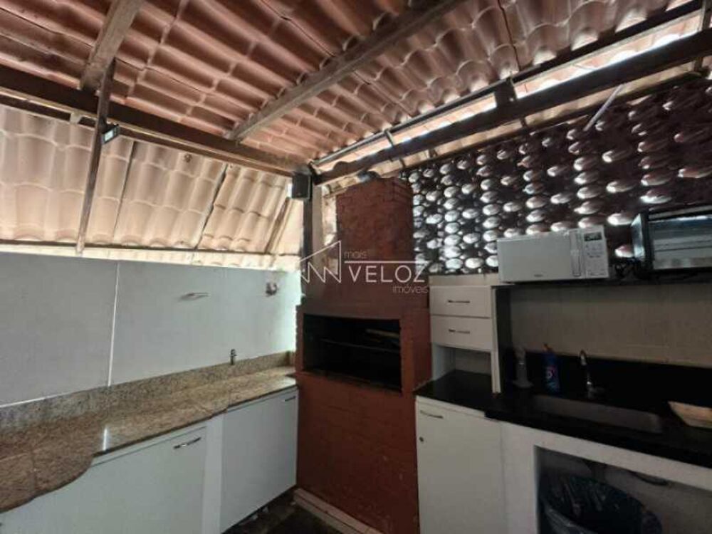Apartamento à venda com 3 quartos, 100m² - Foto 1