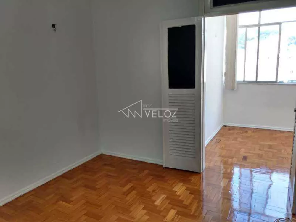 Apartamento à venda com 1 quarto, 35m² - Foto 2