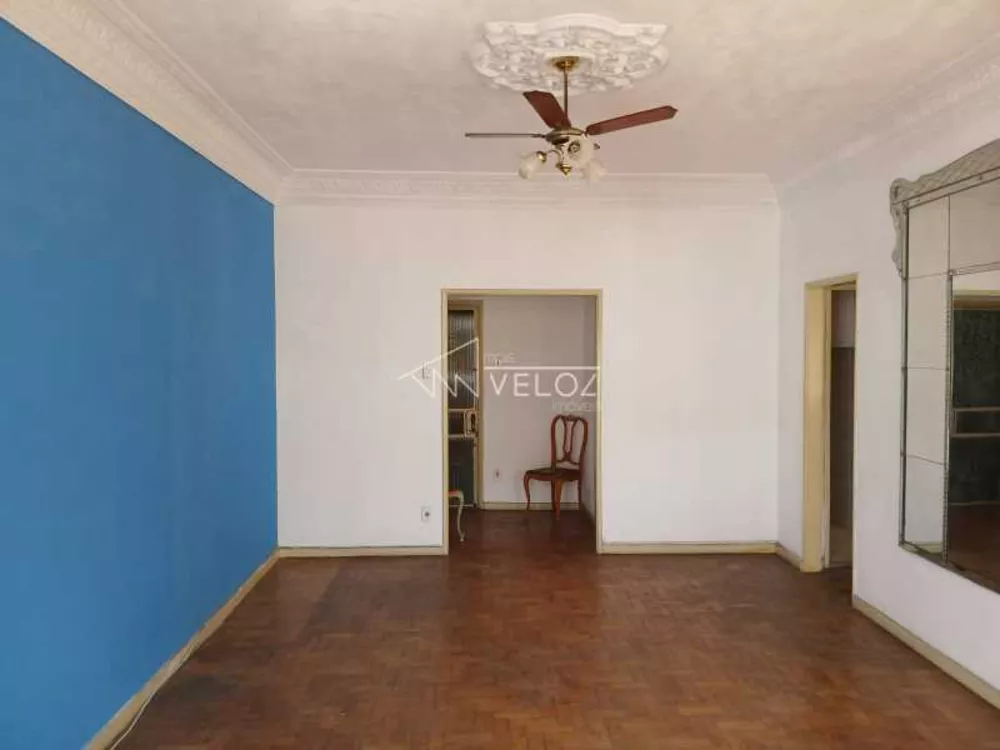 Apartamento à venda com 3 quartos, 103m² - Foto 2