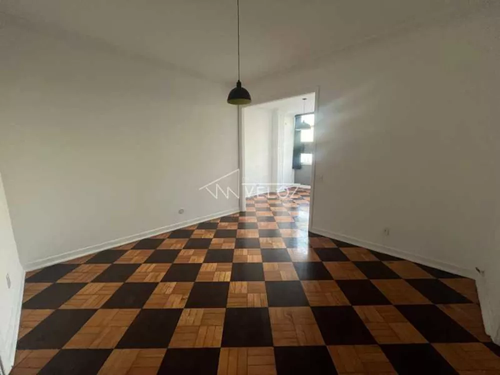 Apartamento à venda com 3 quartos, 110m² - Foto 4