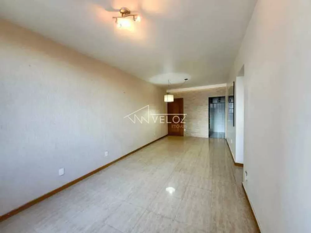 Apartamento à venda com 3 quartos, 94m² - Foto 3