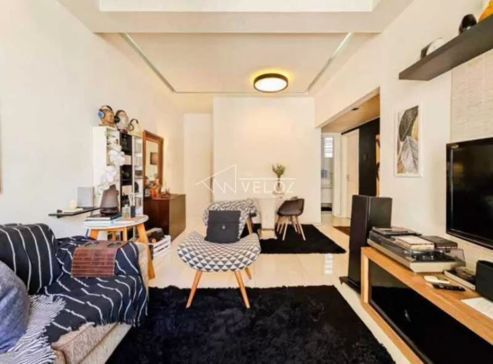 Apartamento à venda com 2 quartos, 62m² - Foto 4