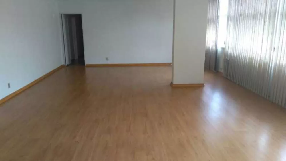 Apartamento à venda com 4 quartos, 220m² - Foto 4