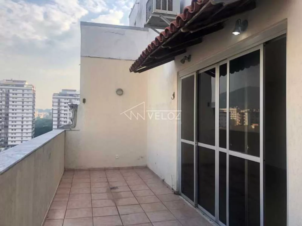 Cobertura à venda com 2 quartos, 109m² - Foto 2