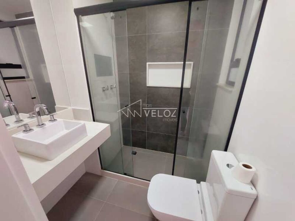 Apartamento à venda com 3 quartos, 176m² - Foto 3