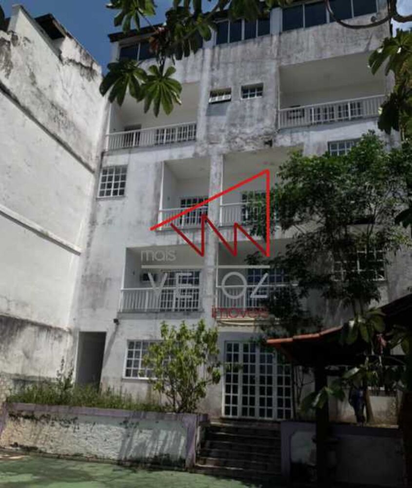 Casa à venda com 8 quartos, 630m² - Foto 3