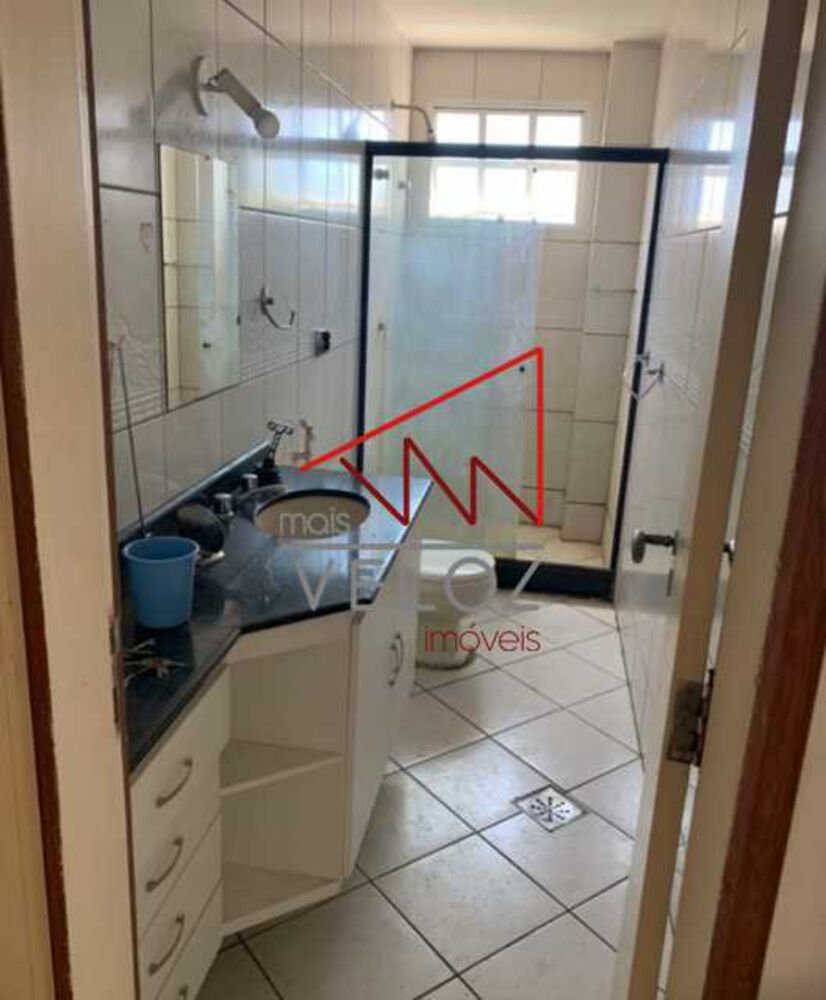 Casa à venda com 8 quartos, 630m² - Foto 2