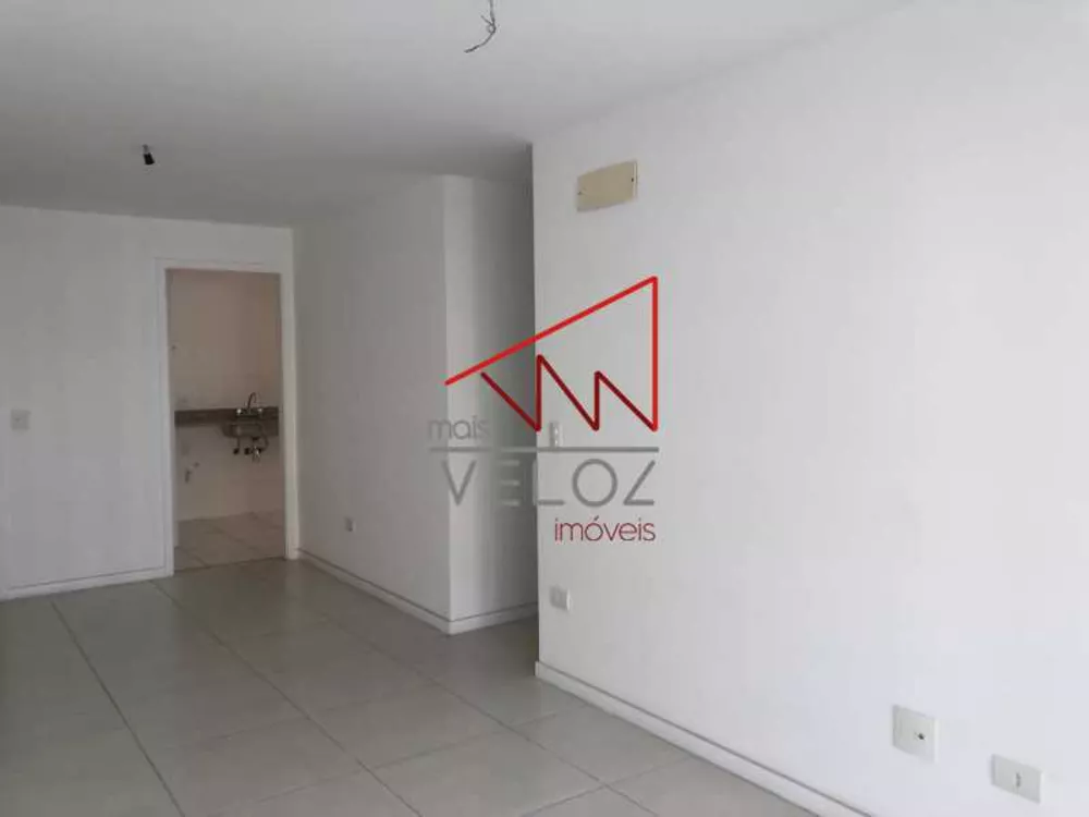 Apartamento à venda com 3 quartos, 97m² - Foto 4