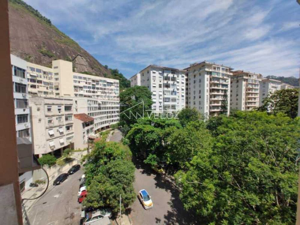 Apartamento à venda com 3 quartos, 100m² - Foto 1