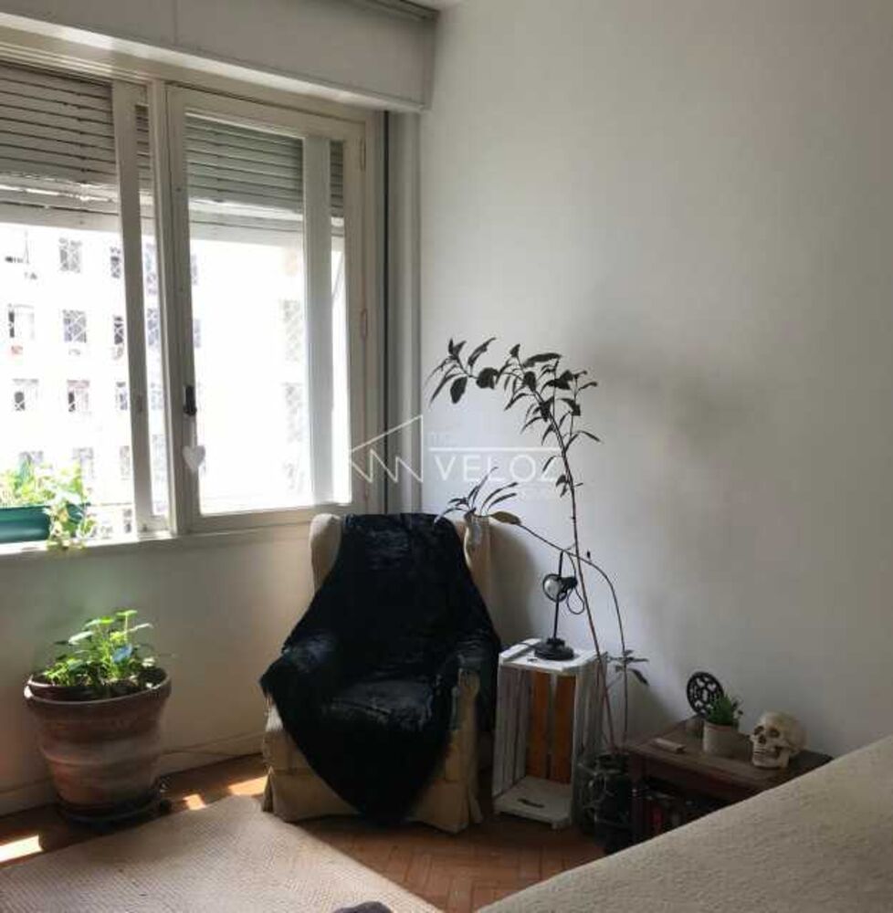 Apartamento à venda com 3 quartos, 75m² - Foto 2