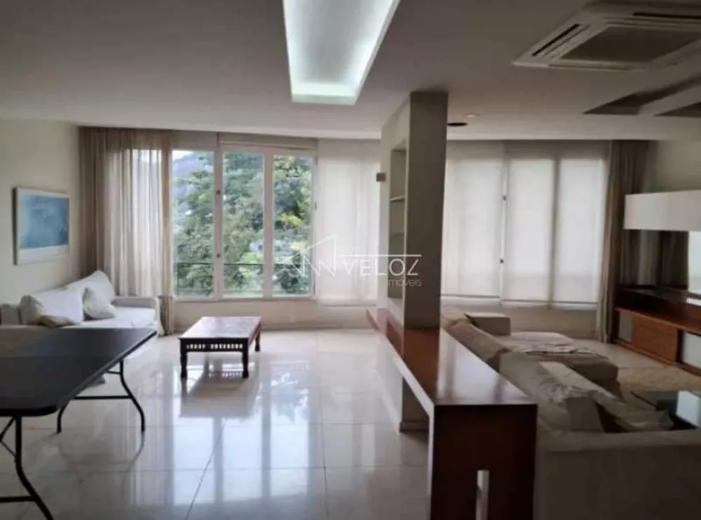 Apartamento à venda com 4 quartos, 230m² - Foto 1