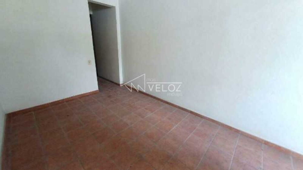 Conjunto Comercial-Sala à venda com 1 quarto, 30m² - Foto 2