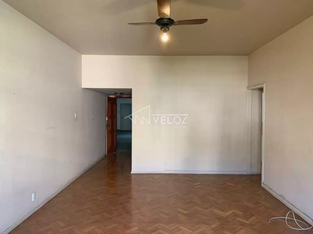 Apartamento à venda com 3 quartos, 115m² - Foto 3