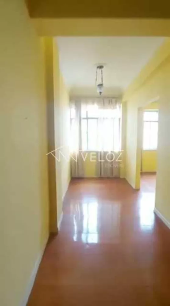 Apartamento à venda com 3 quartos, 105m² - Foto 1