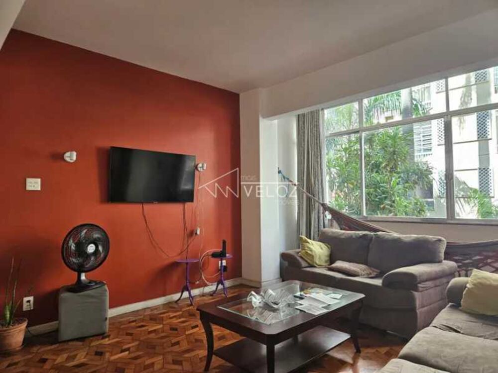 Apartamento à venda com 3 quartos, 146m² - Foto 2
