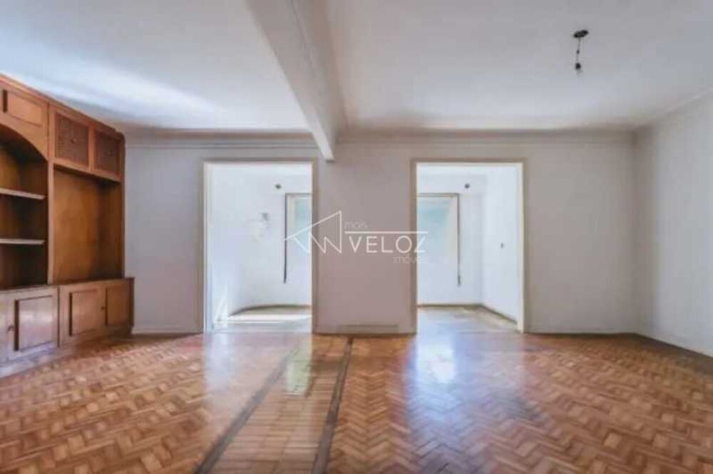 Apartamento à venda com 3 quartos, 166m² - Foto 2