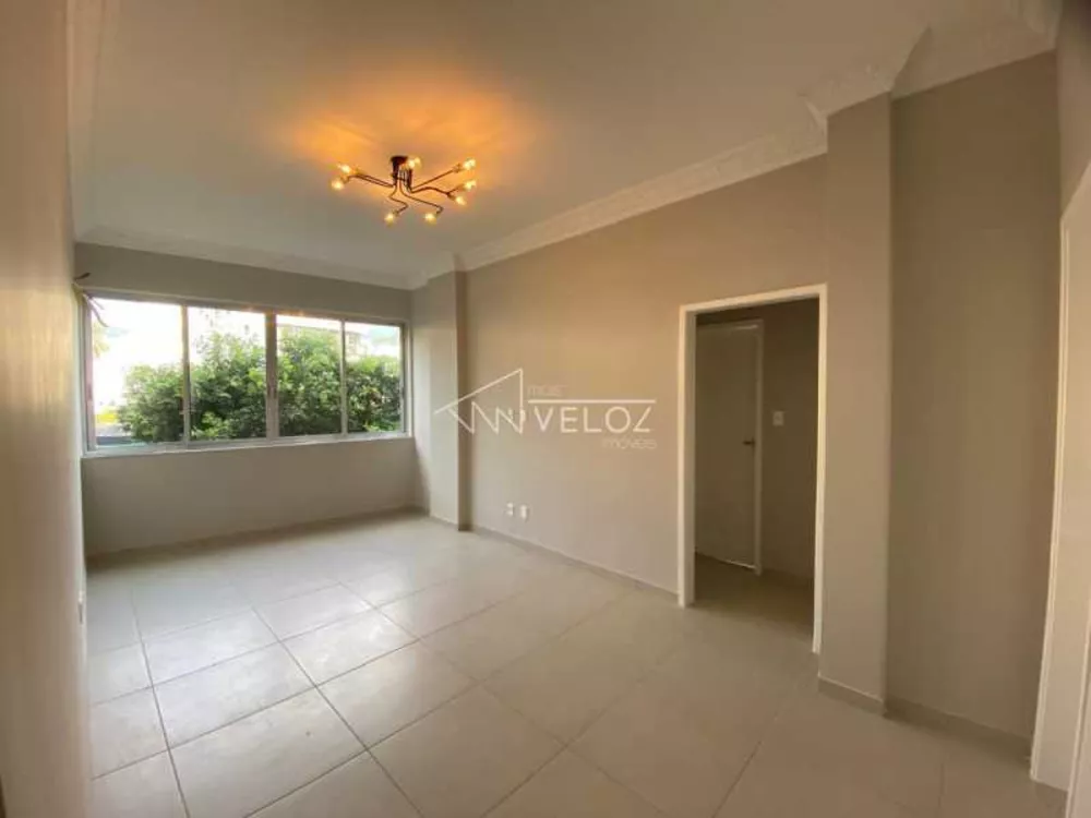 Apartamento à venda com 3 quartos, 65m² - Foto 2