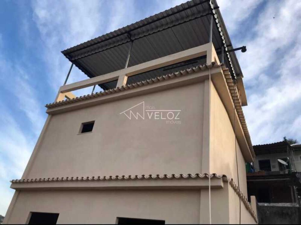 Casa de Vila à venda com 5 quartos, 283m² - Foto 3