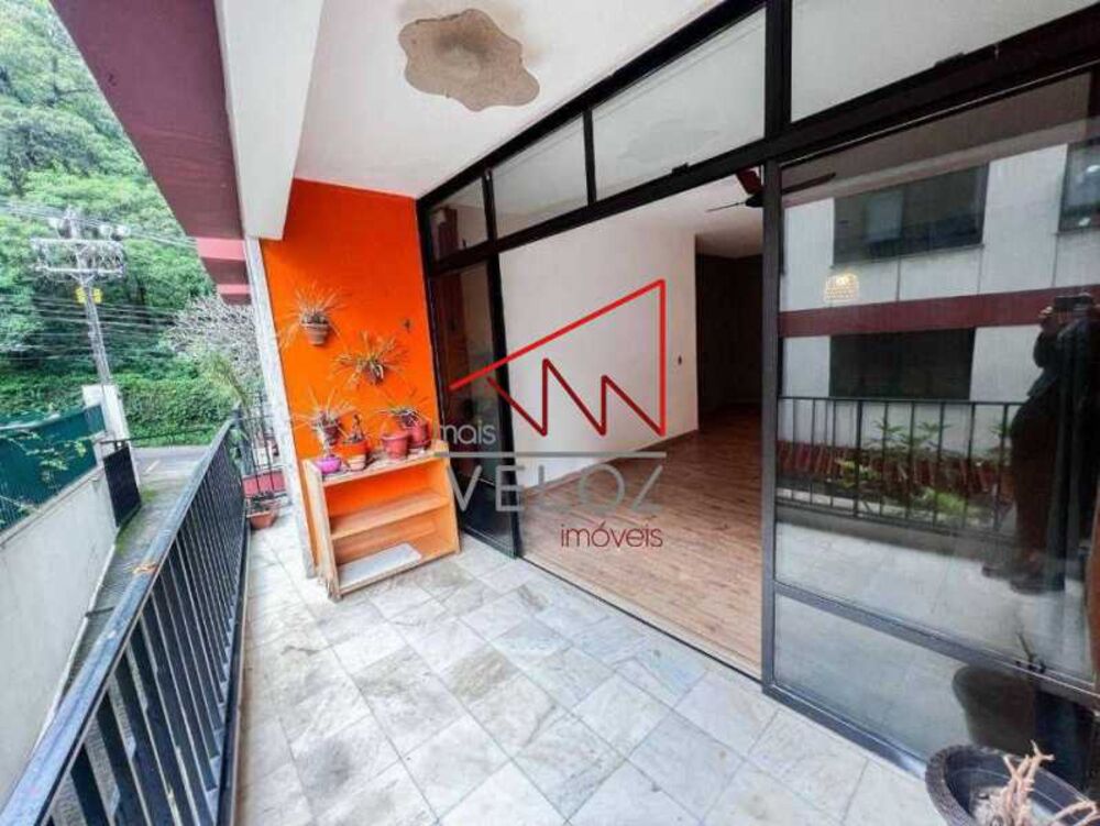 Apartamento à venda com 3 quartos, 140m² - Foto 1