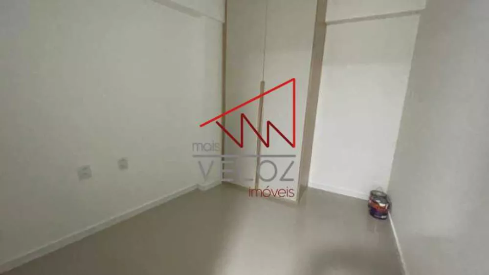 Apartamento à venda com 3 quartos, 80m² - Foto 4