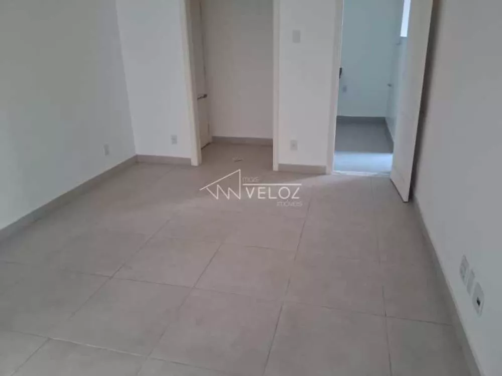 Apartamento à venda com 3 quartos, 90m² - Foto 2