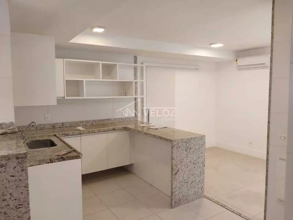 Apartamento à venda com 3 quartos, 123m² - Foto 3