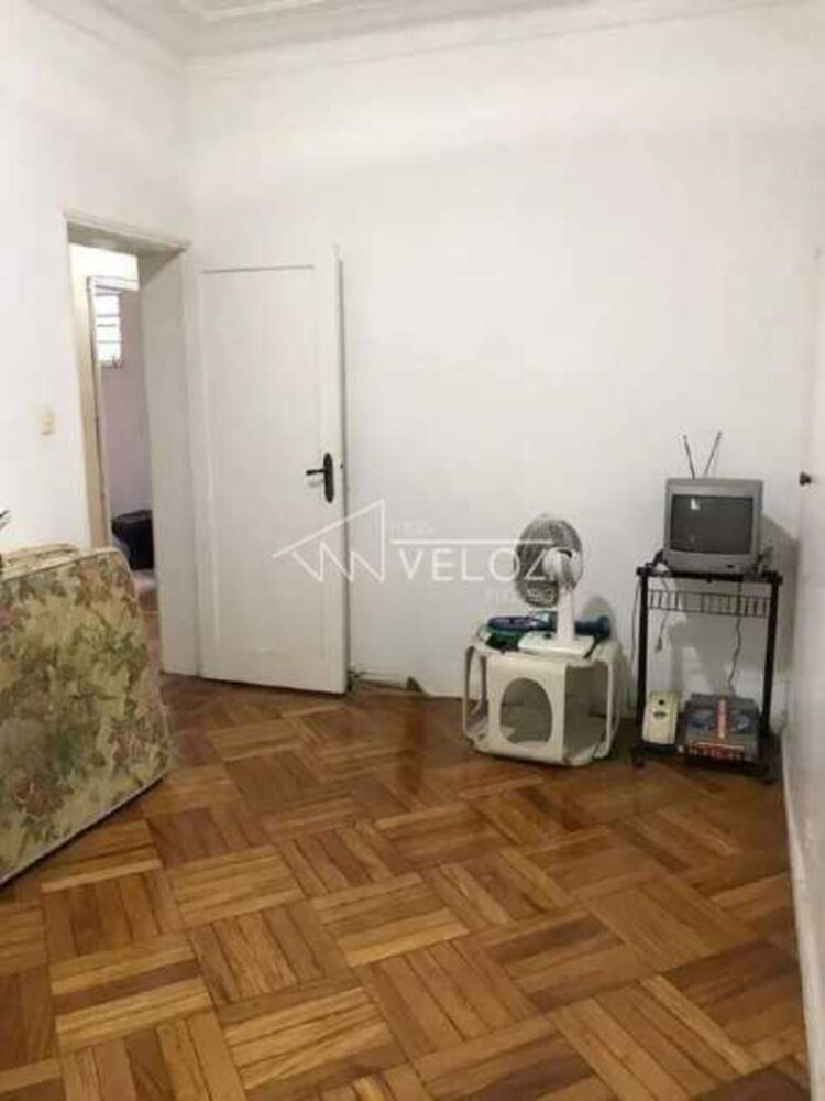 Apartamento à venda com 3 quartos, 180m² - Foto 3