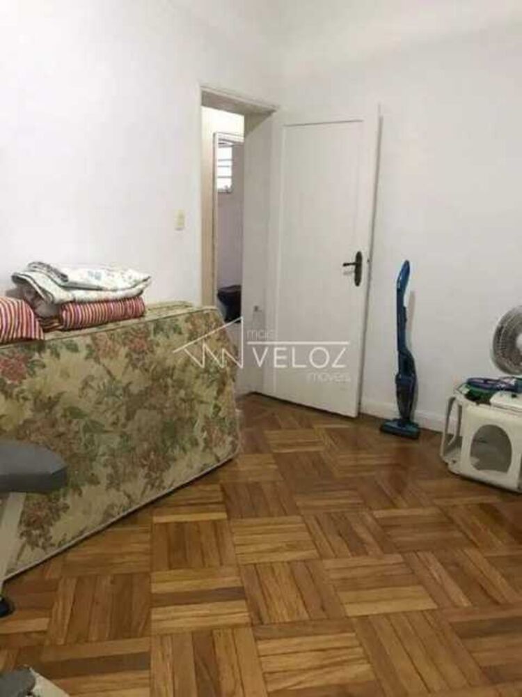 Apartamento à venda com 3 quartos, 180m² - Foto 2