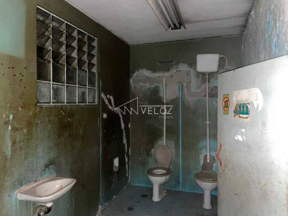 Prédio Inteiro à venda com 2 quartos, 1m² - Foto 3