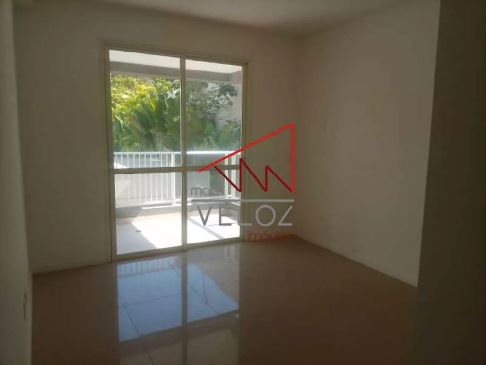 Apartamento à venda com 2 quartos, 83m² - Foto 2