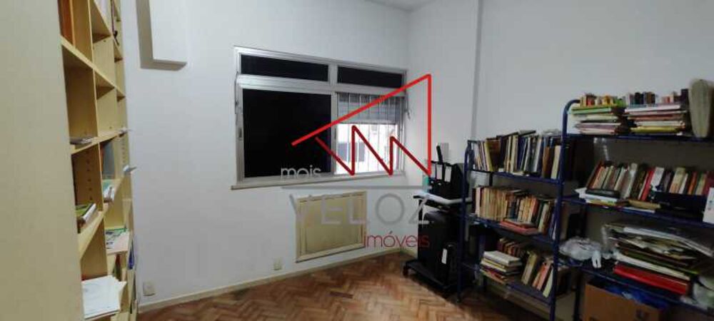 Apartamento à venda com 3 quartos, 130m² - Foto 2