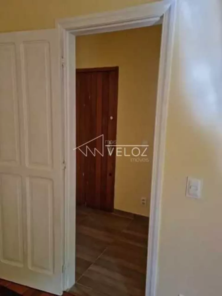 Apartamento à venda com 3 quartos, 180m² - Foto 2