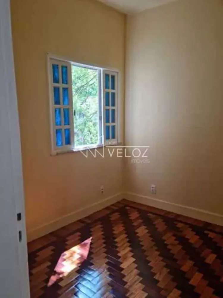 Apartamento à venda com 3 quartos, 180m² - Foto 3