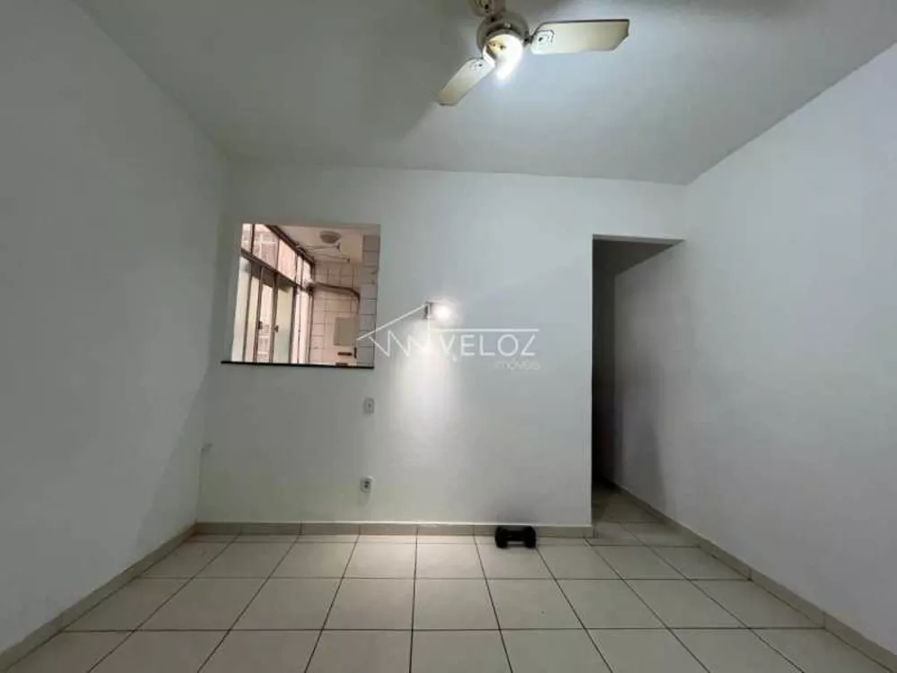 Apartamento à venda com 1 quarto, 42m² - Foto 2