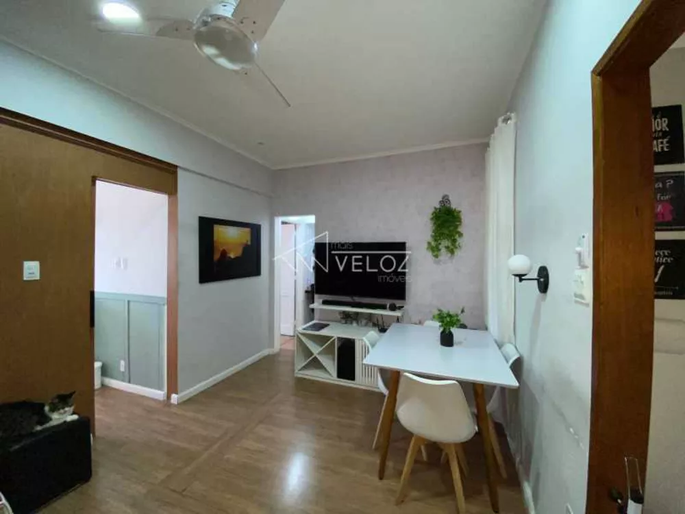 Apartamento à venda com 2 quartos, 62m² - Foto 3