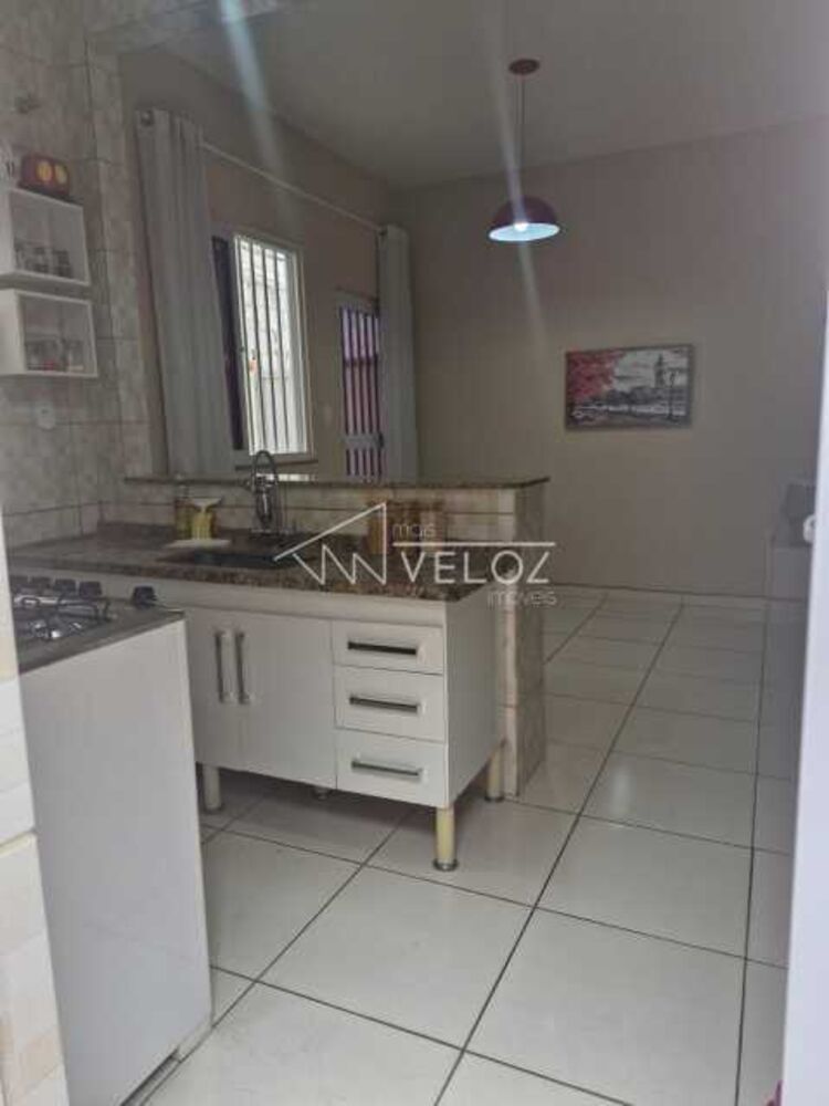 Casa de Vila à venda com 1 quarto, 39m² - Foto 1
