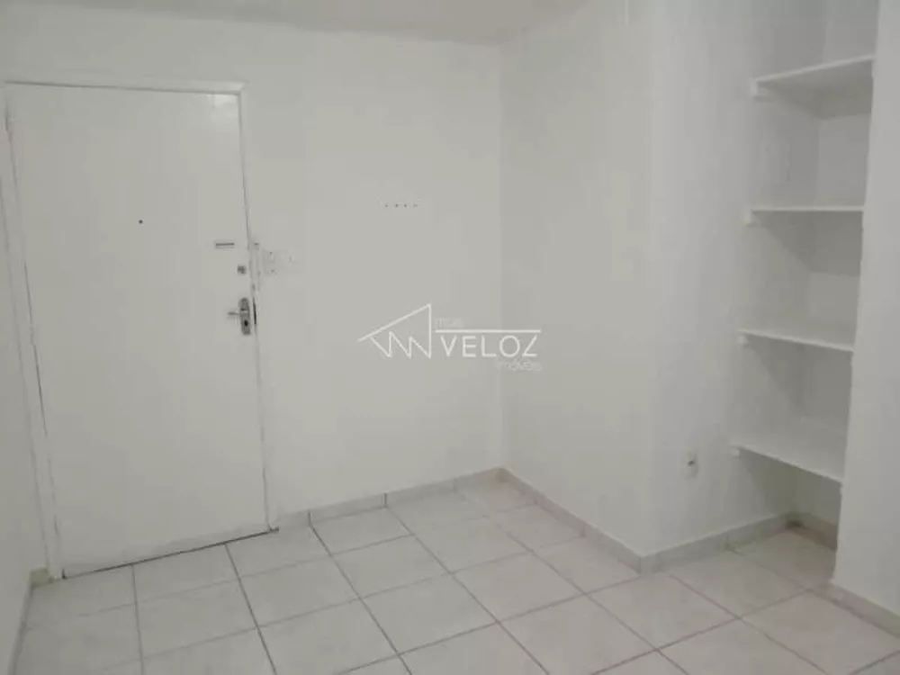 Apartamento à venda com 1 quarto, 40m² - Foto 2