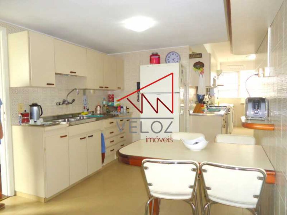 Apartamento à venda com 3 quartos, 230m² - Foto 3